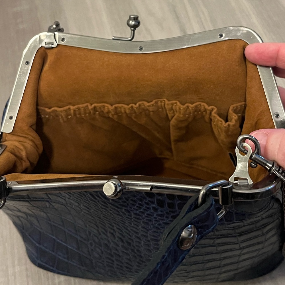 Patricia Nash Laureana Blue Croc
Embossed Purse Frame Chain
Strap - EUC - Picture 7 of 12